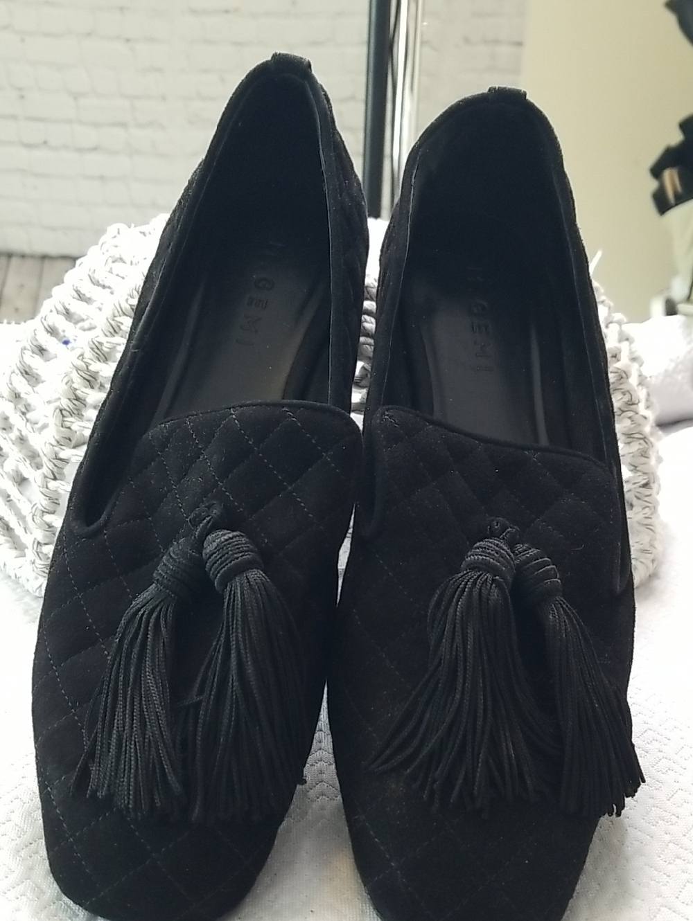 M Gemi Black Quilted Slip On Shoes Womens Size 10